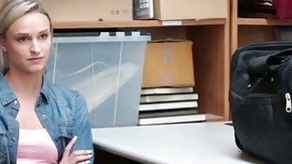 便利店乳も尻もパツンパツン 居酒屋のグラマーママがAVデビュー🔞