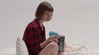 巨乳波霸 极品JVID酥乳胸器好色女孩 新来的秘书报道 没想到竟然这么骚  迷情晃乳超嗨影片22分钟